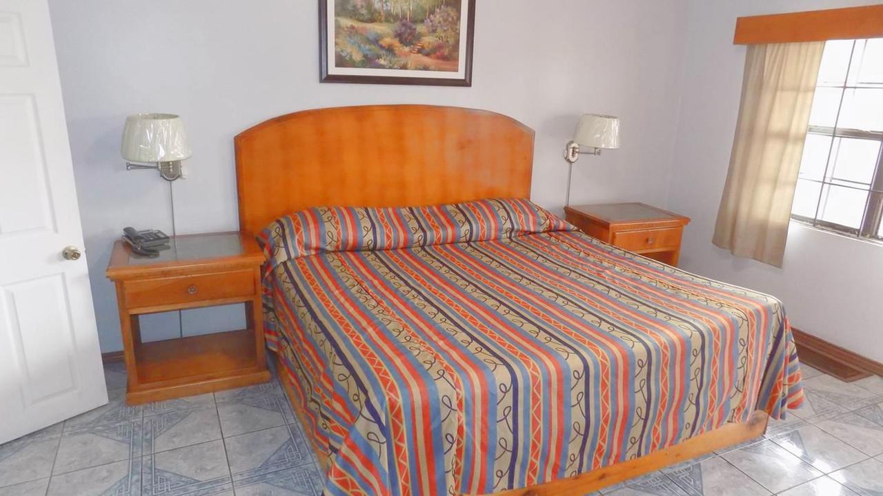Hotel Del Camino Cuauhtémoc Exteriör bild