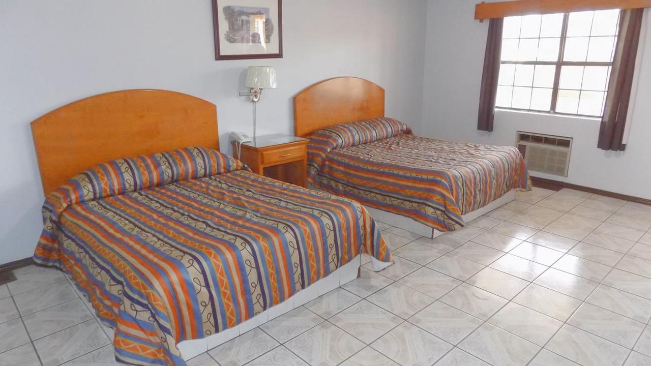 Hotel Del Camino Cuauhtémoc Exteriör bild
