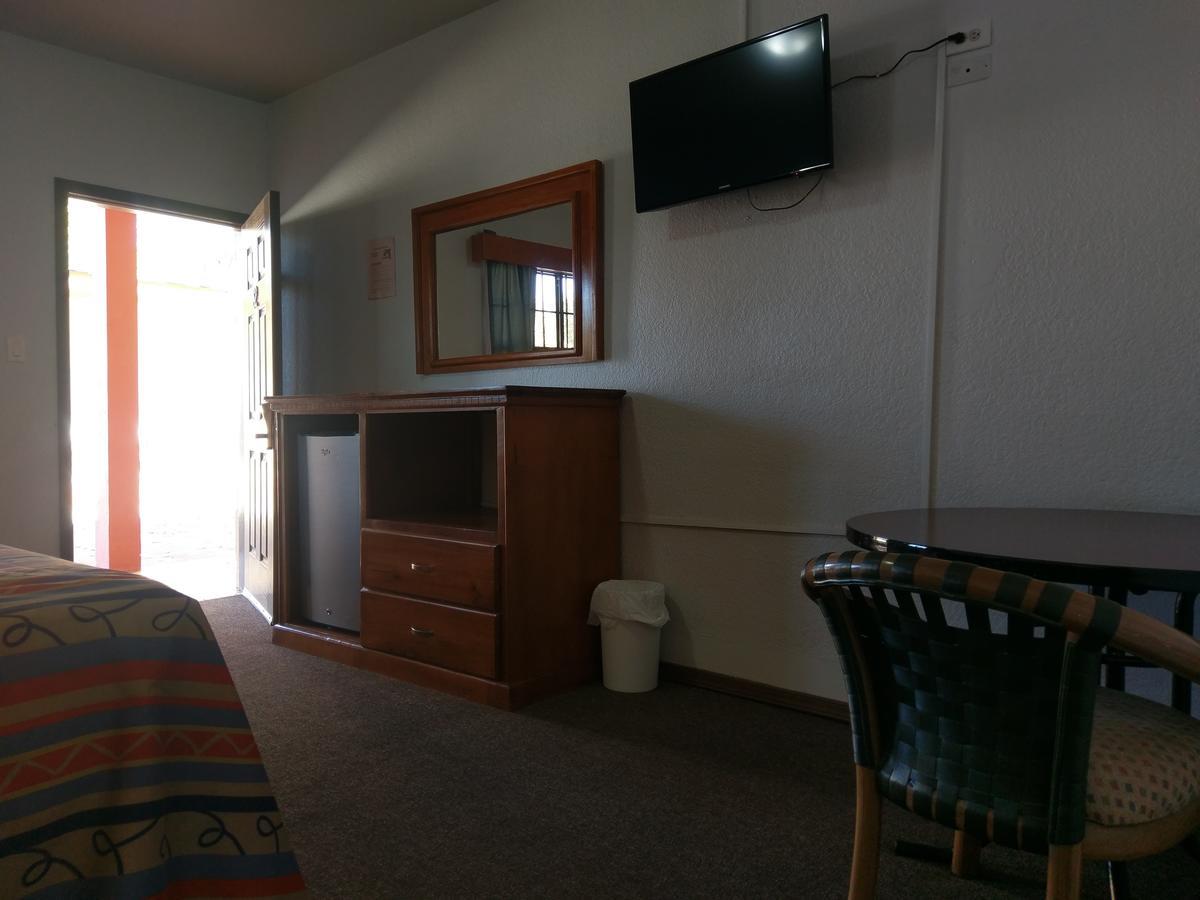 Hotel Del Camino Cuauhtémoc Exteriör bild